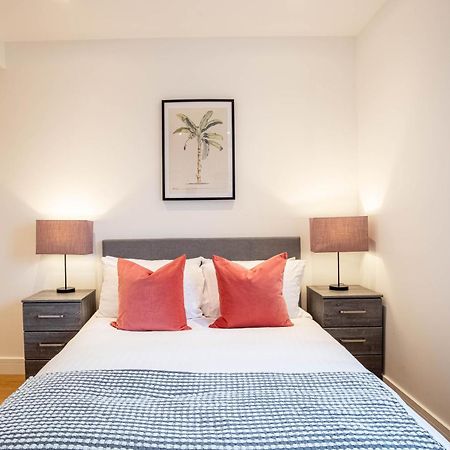 Deluxe Chic 1 2 Bed Apts Near Heathrow Legoland Windsor Slough Villa Luaran gambar