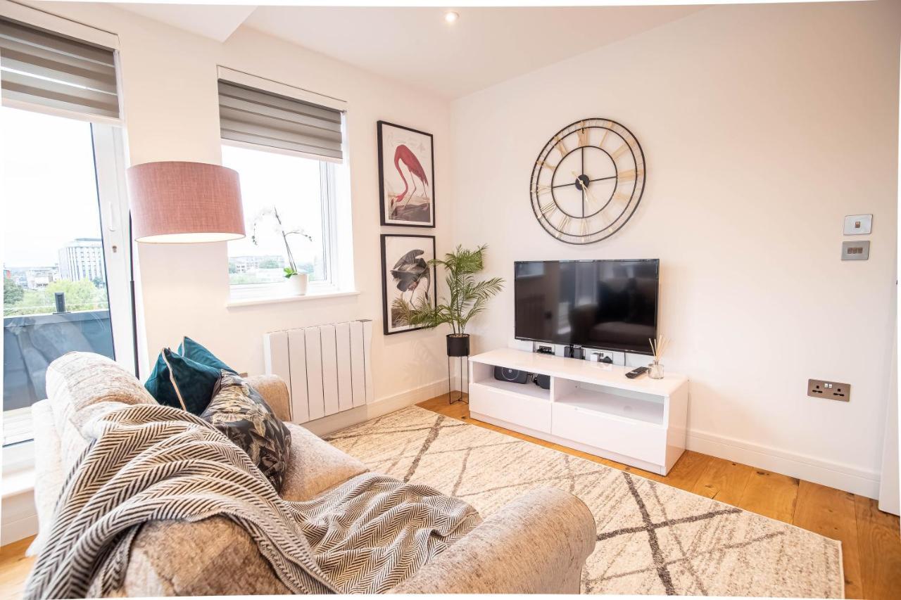 Deluxe Chic 1 2 Bed Apts Near Heathrow Legoland Windsor Slough Villa Luaran gambar