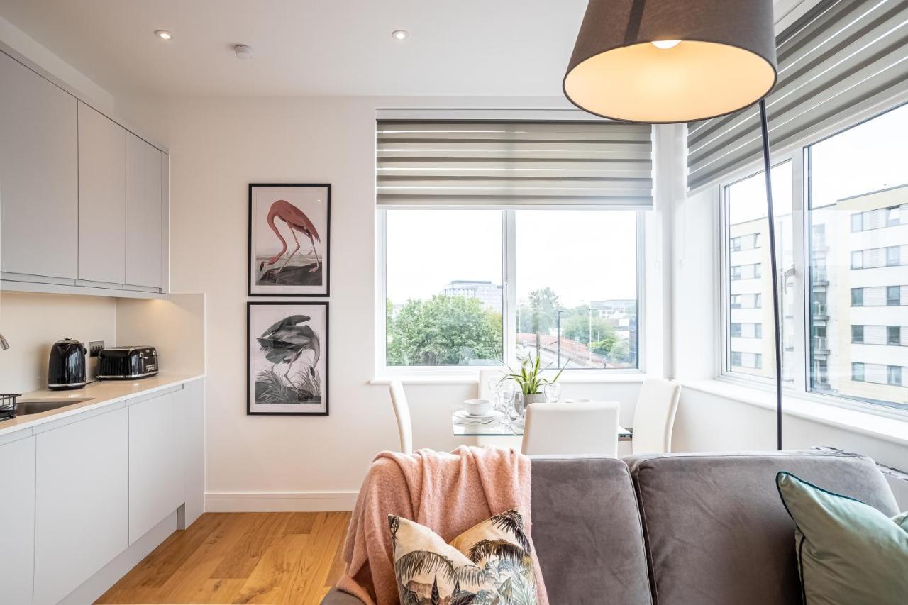 Deluxe Chic 1 2 Bed Apts Near Heathrow Legoland Windsor Slough Villa Luaran gambar