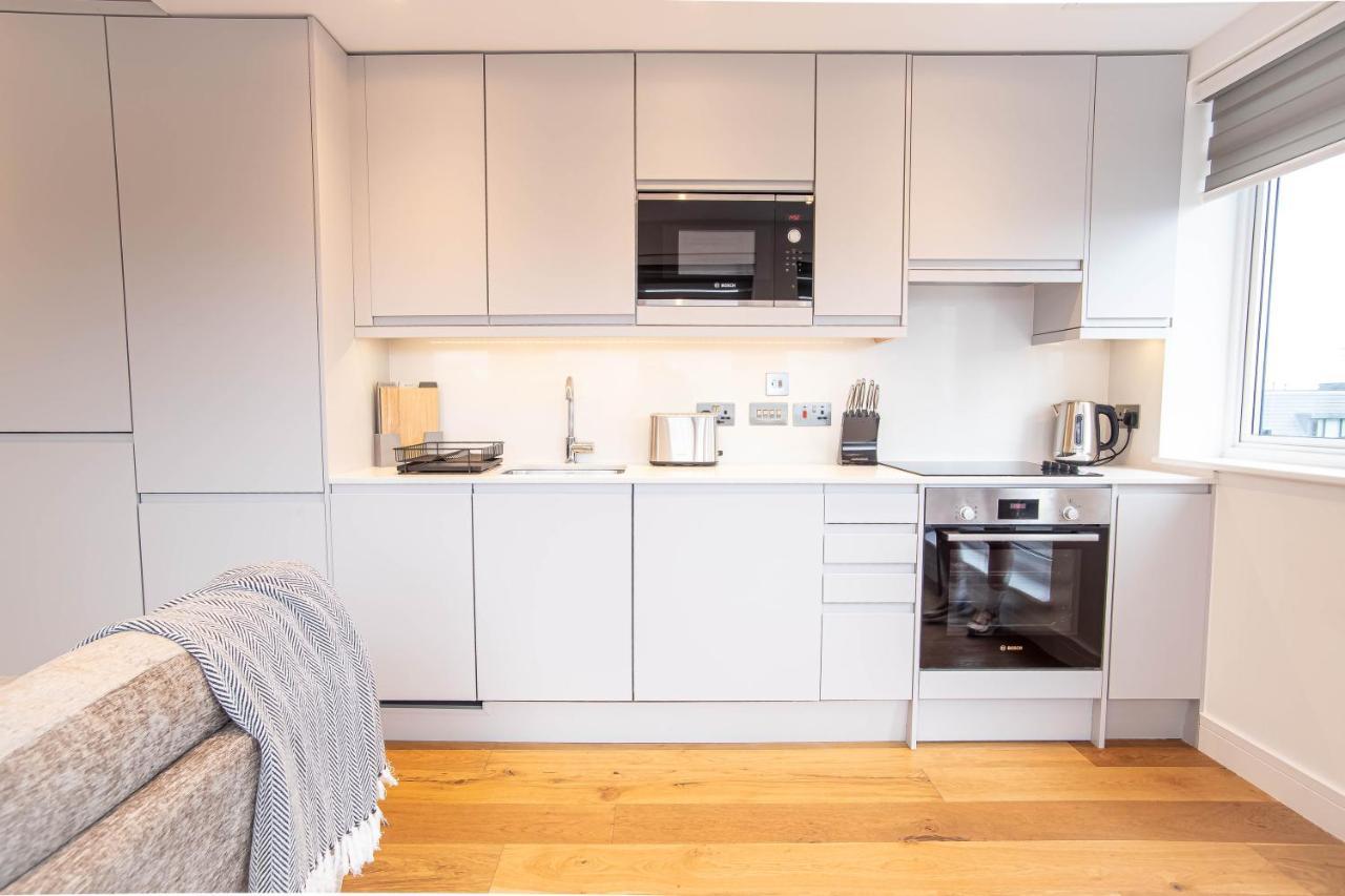 Deluxe Chic 1 2 Bed Apts Near Heathrow Legoland Windsor Slough Villa Luaran gambar