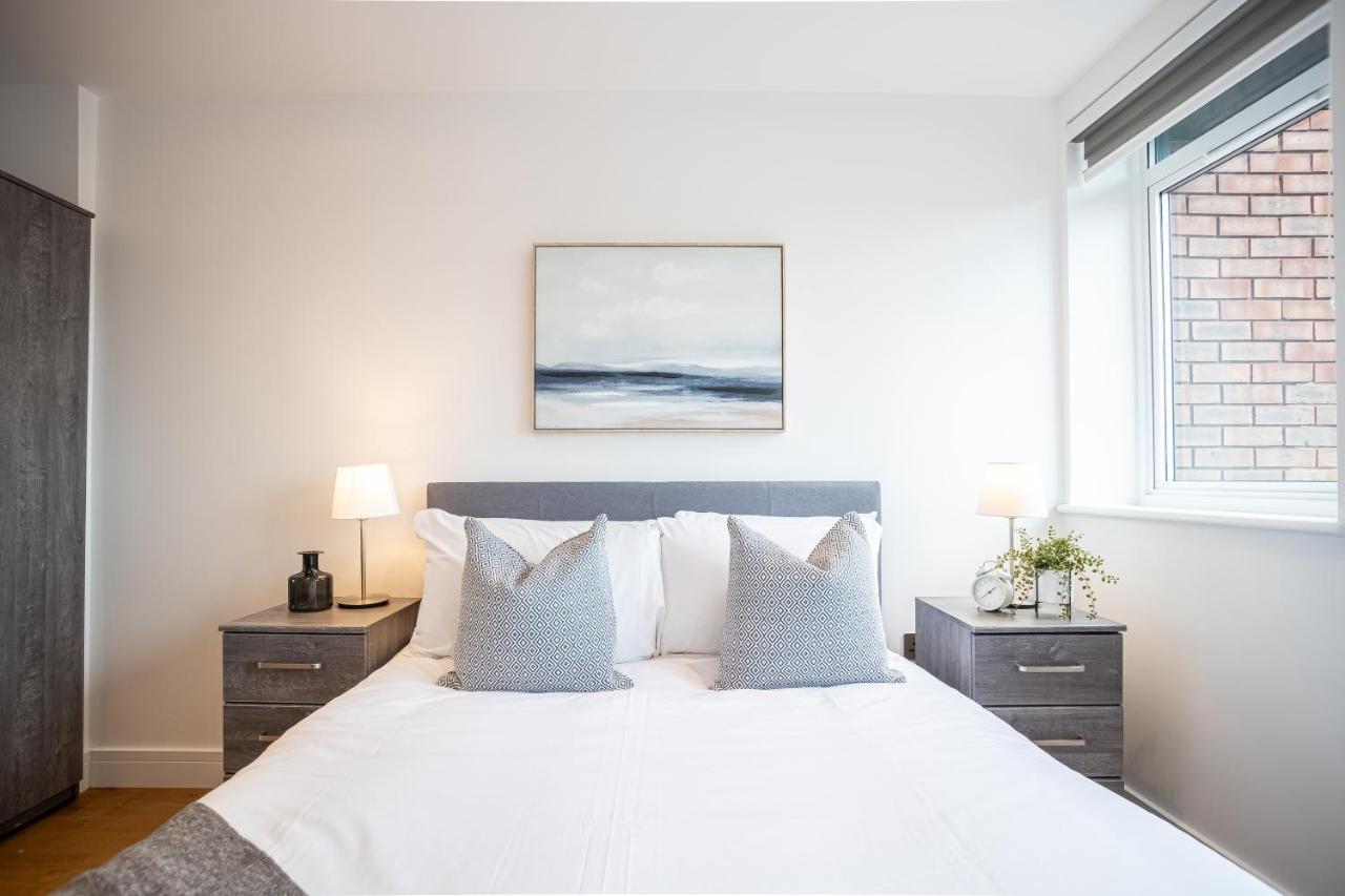 Deluxe Chic 1 2 Bed Apts Near Heathrow Legoland Windsor Slough Villa Luaran gambar