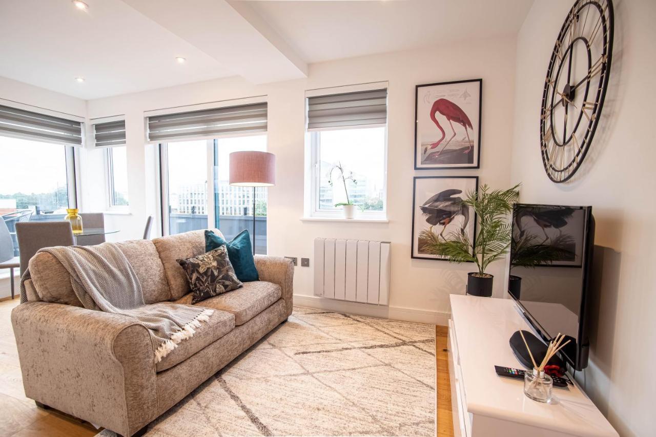 Deluxe Chic 1 2 Bed Apts Near Heathrow Legoland Windsor Slough Villa Luaran gambar