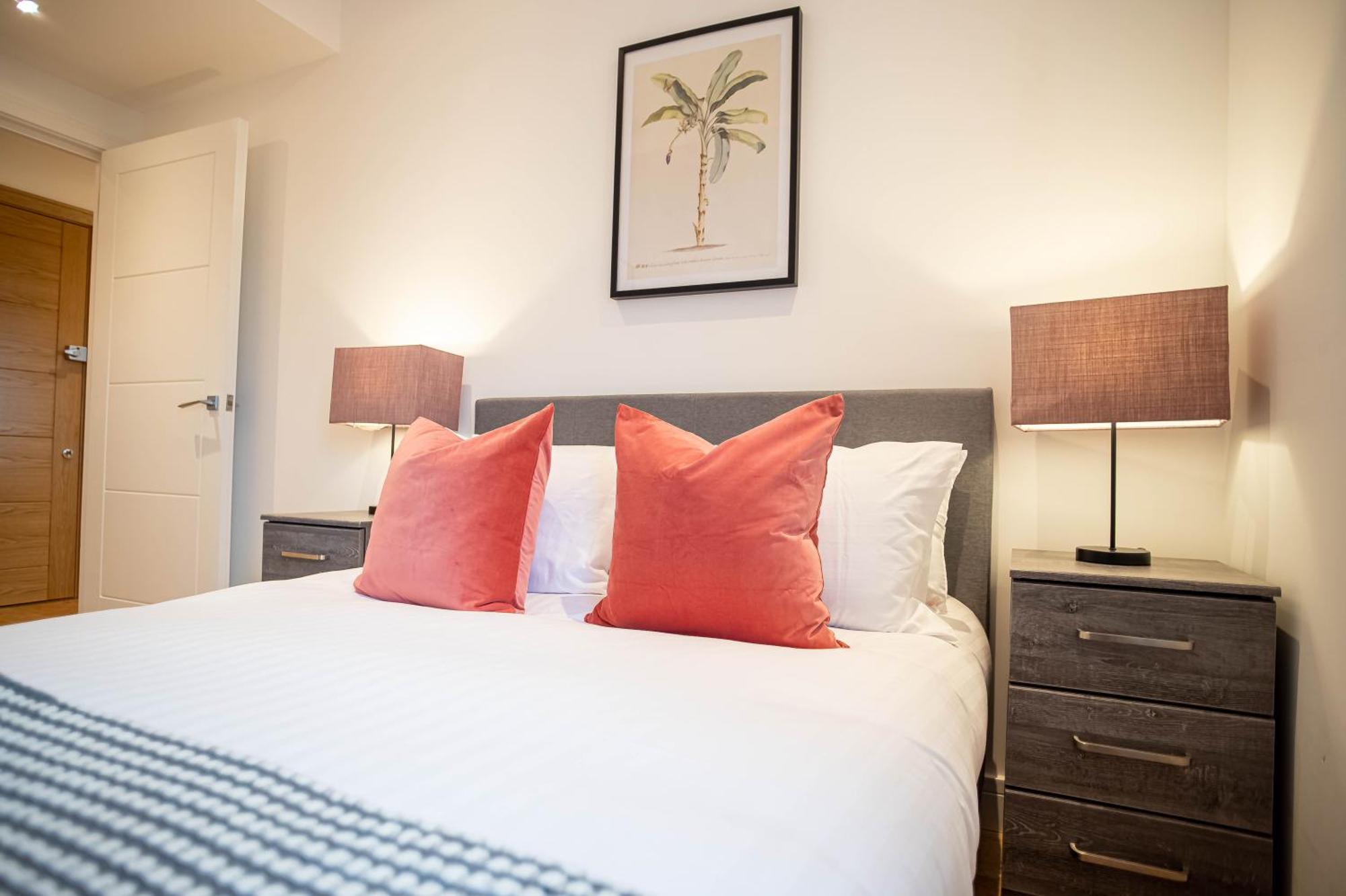 Deluxe Chic 1 2 Bed Apts Near Heathrow Legoland Windsor Slough Villa Luaran gambar
