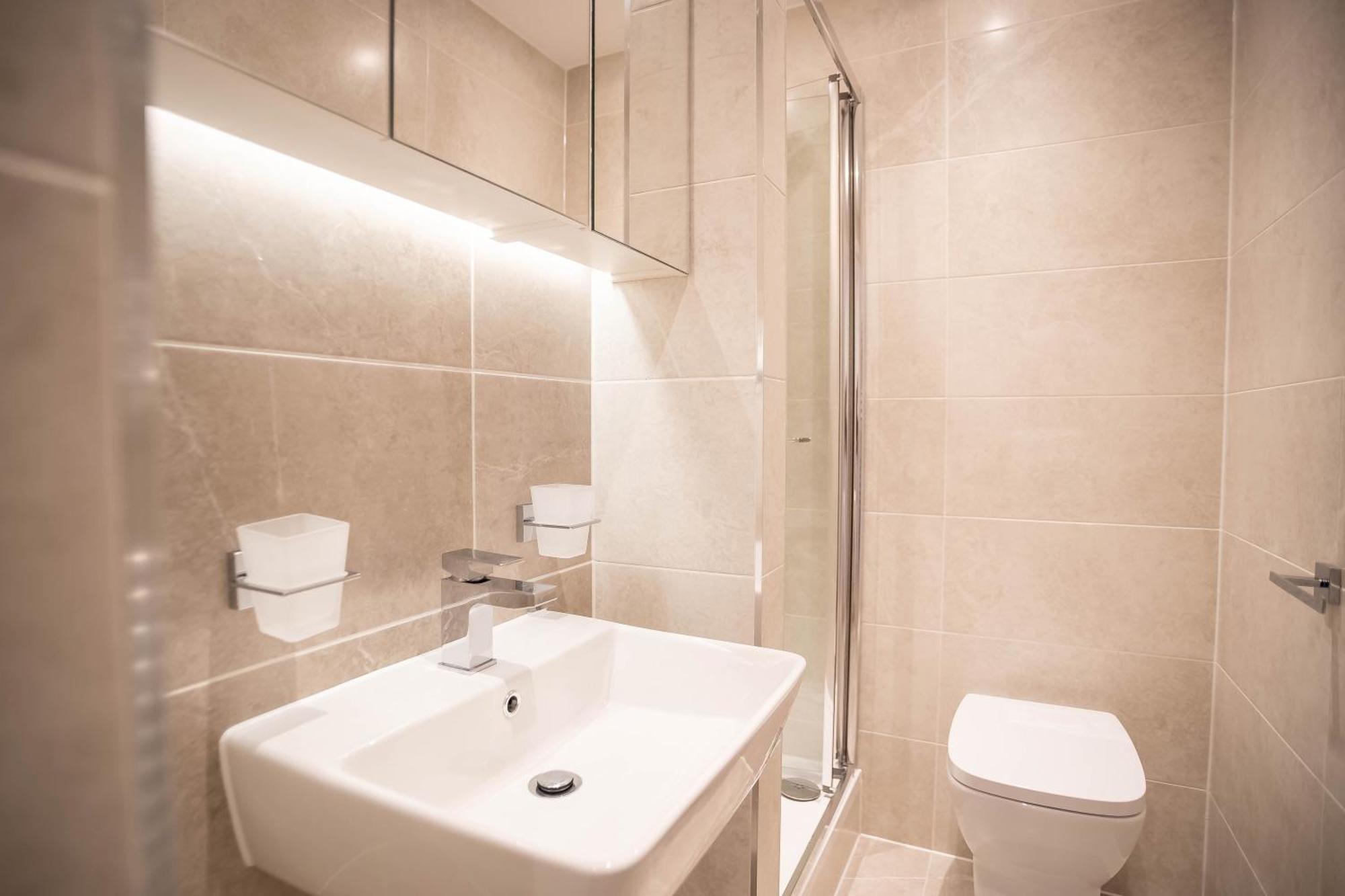 Deluxe Chic 1 2 Bed Apts Near Heathrow Legoland Windsor Slough Villa Luaran gambar
