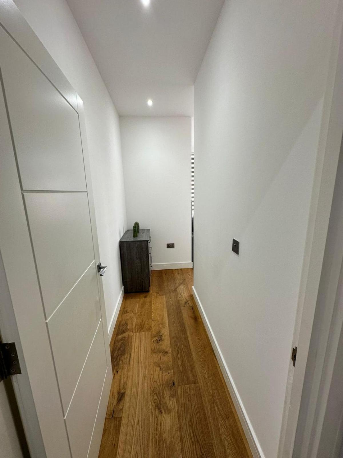 Deluxe Chic 1 2 Bed Apts Near Heathrow Legoland Windsor Slough Villa Luaran gambar