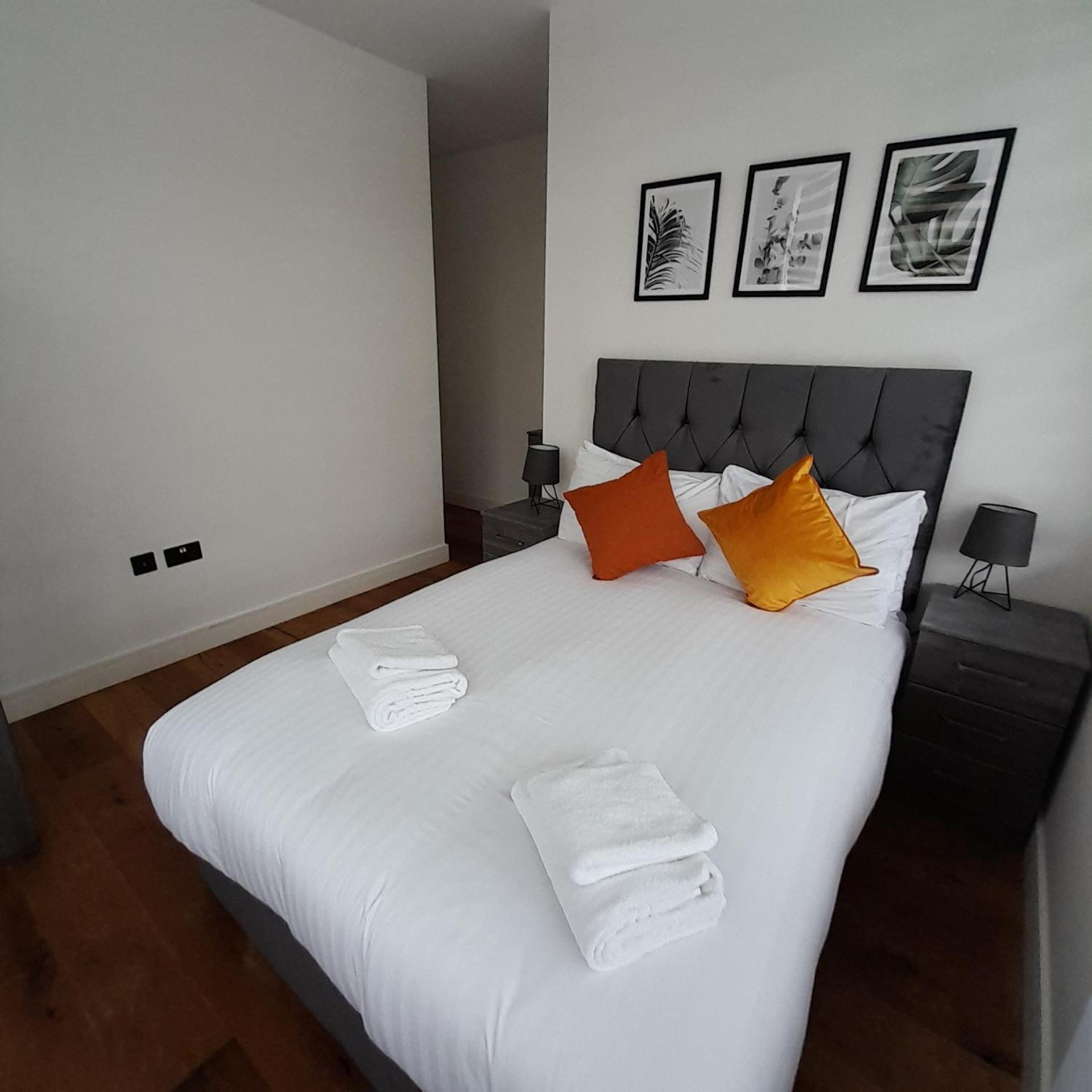 Deluxe Chic 1 2 Bed Apts Near Heathrow Legoland Windsor Slough Villa Luaran gambar