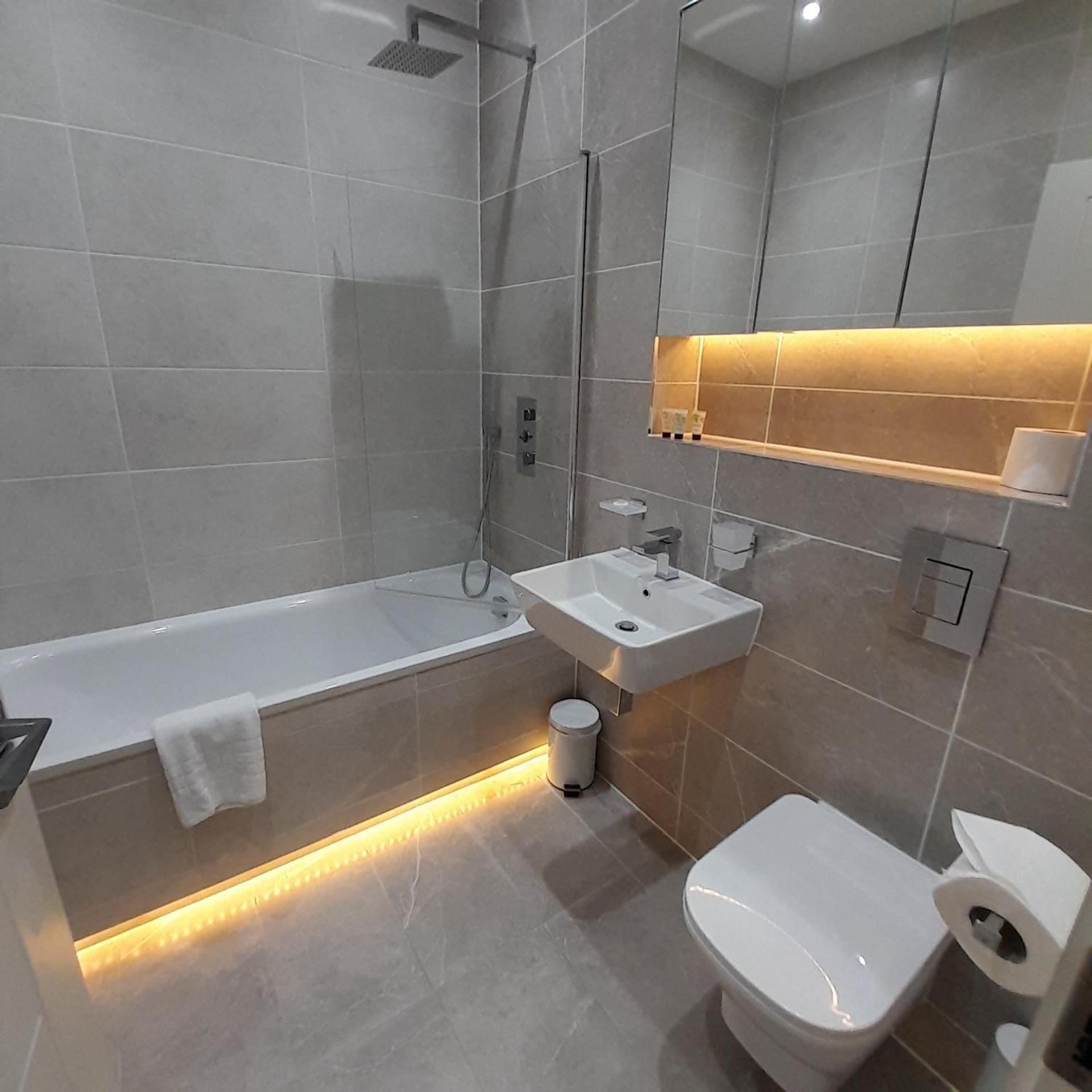 Deluxe Chic 1 2 Bed Apts Near Heathrow Legoland Windsor Slough Villa Luaran gambar
