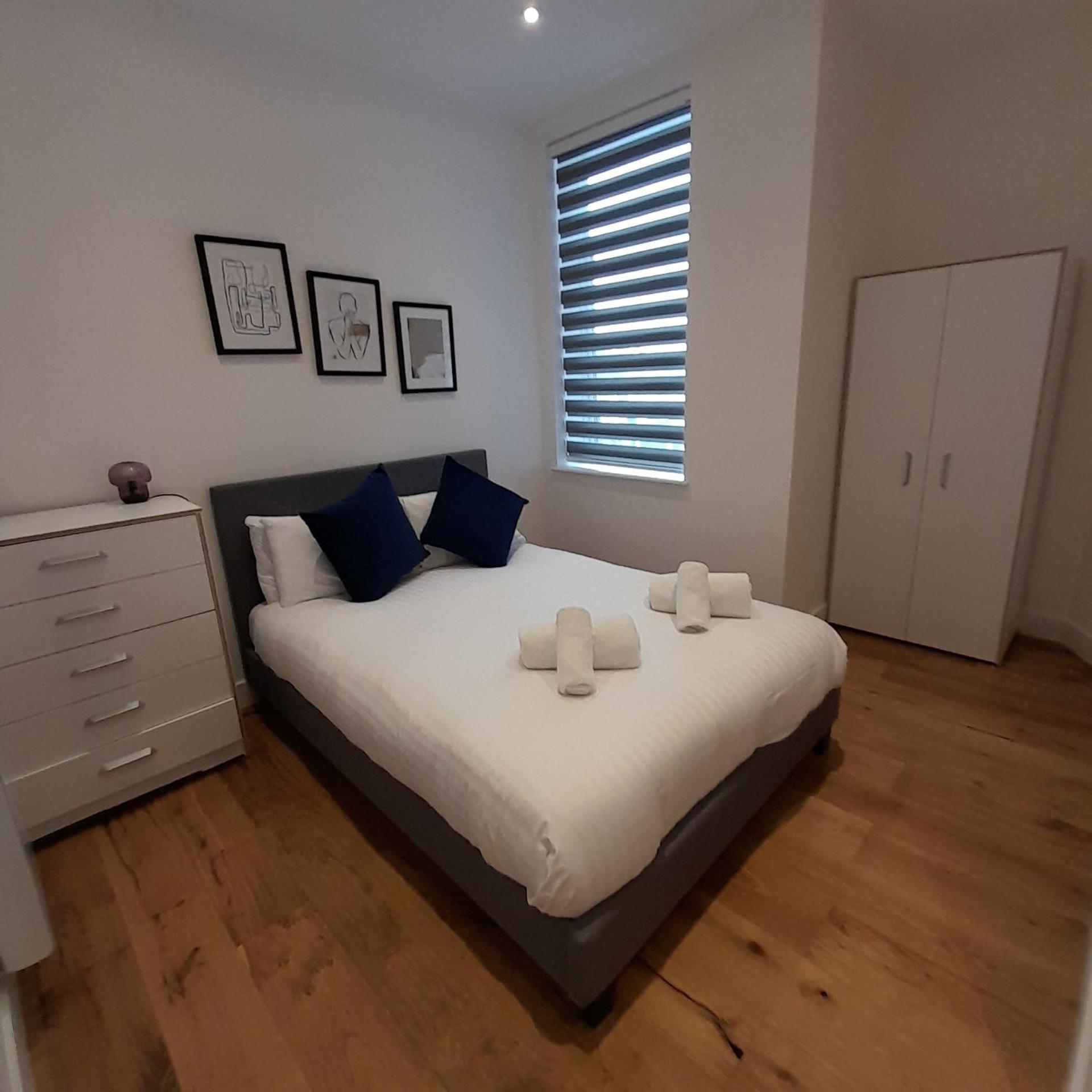 Deluxe Chic 1 2 Bed Apts Near Heathrow Legoland Windsor Slough Villa Luaran gambar
